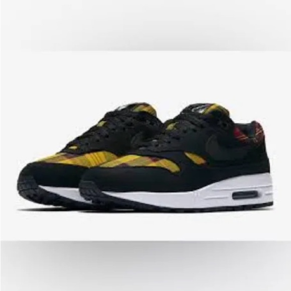 Nike Black and Yellow Men's Sneakers